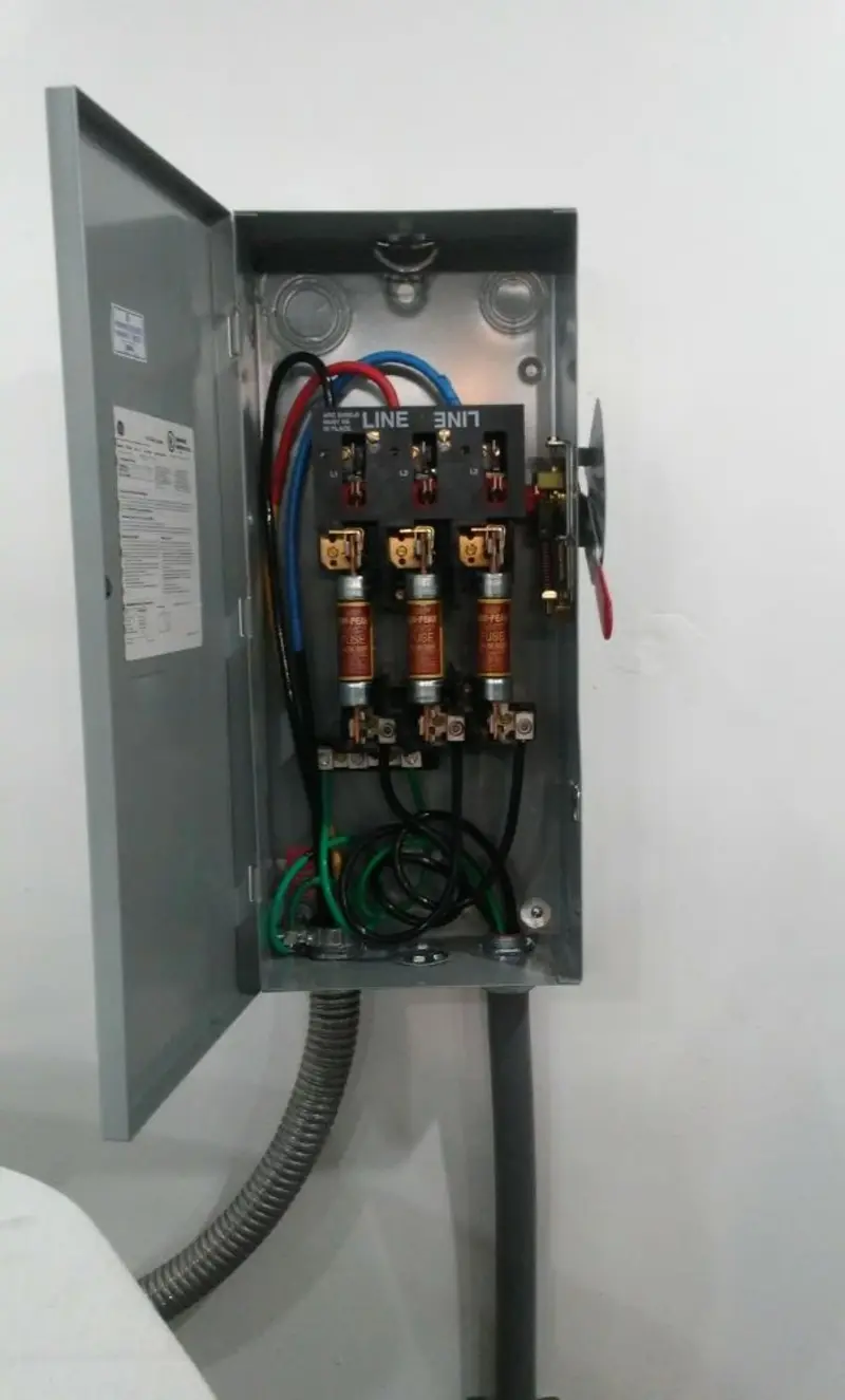 Three-phase disconnect switch installed for Electrical Wiring & Rewiring in Flatwoods